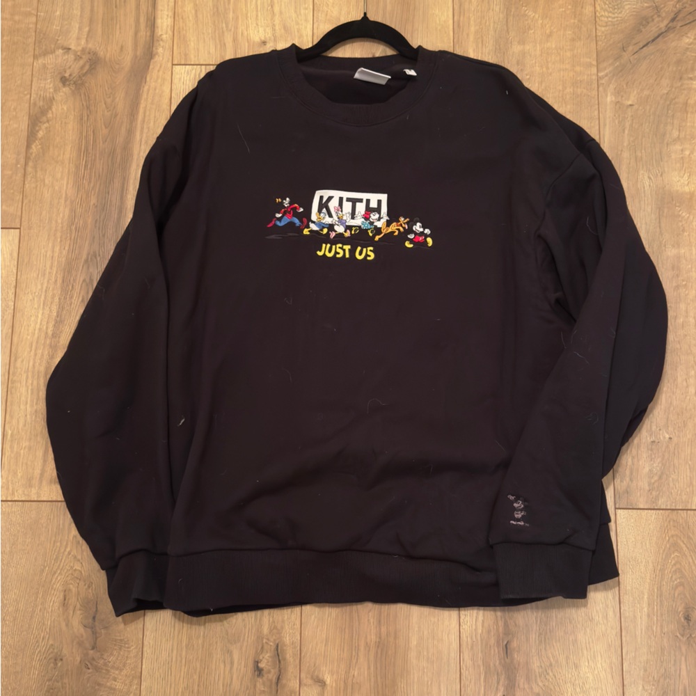 Kith x Disney Mickey & Friends
Family Crewneck